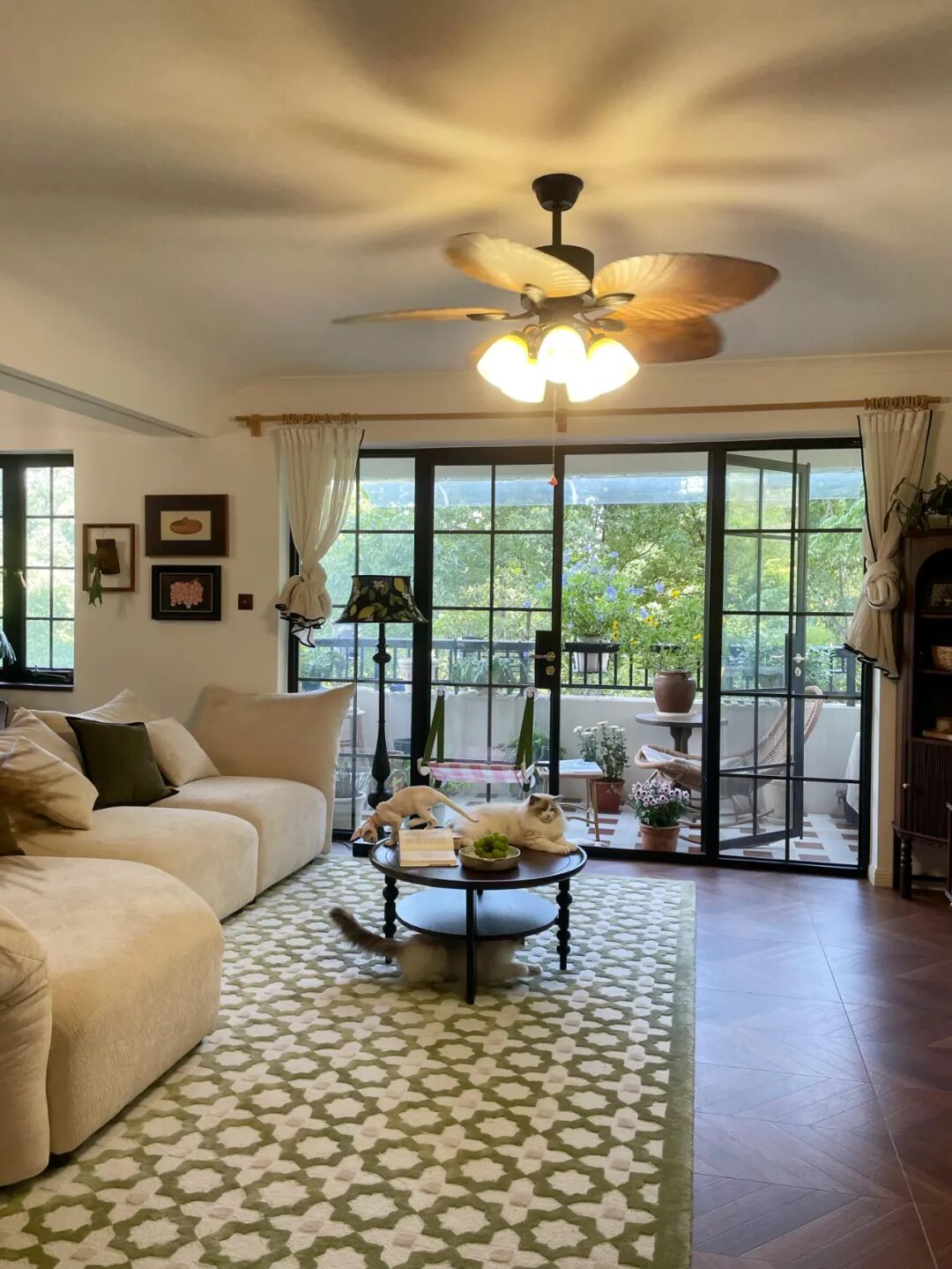 装修年轻化_年轻人要省钱还是要花钱_