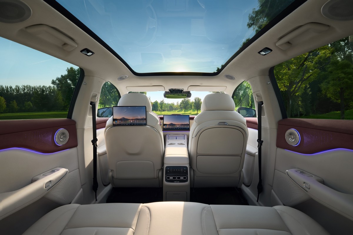 配齐”担当 华系首款家用纯电SUV 全新岚图知音预售价22万元起_配齐”担当 华系首款家用纯电SUV 全新岚图知音预售价22万元起_