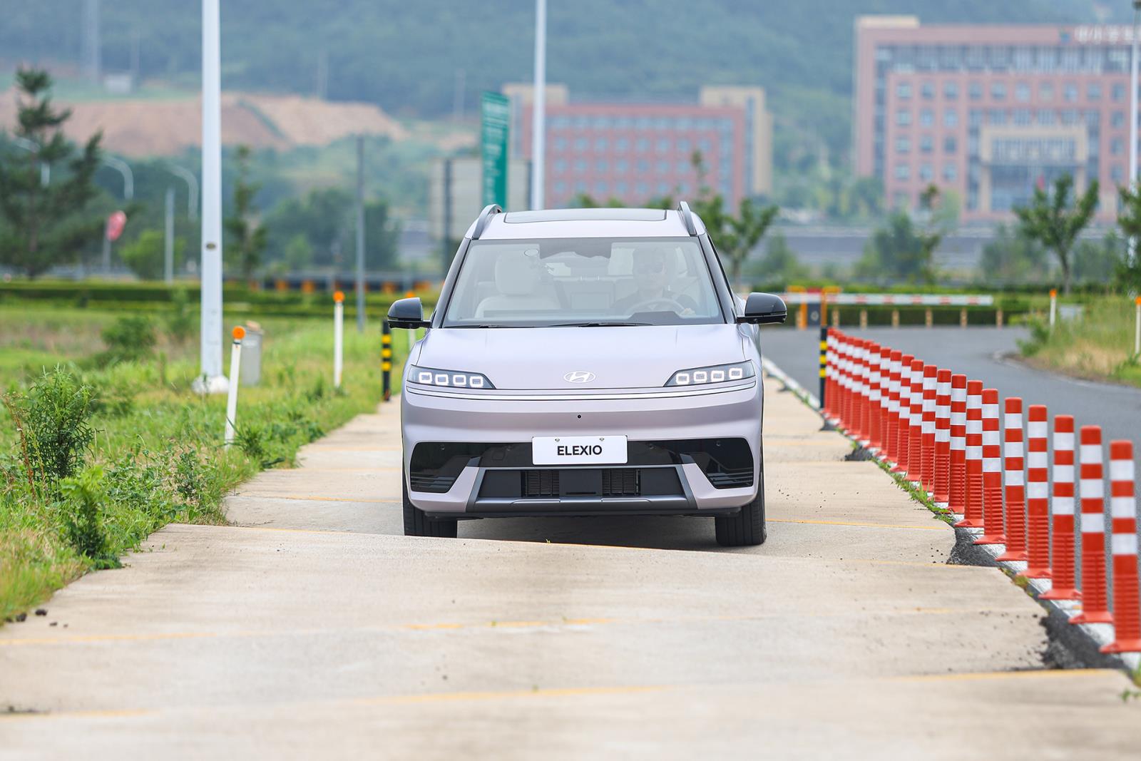 _纯电操控新标尺？北京现代EO首测背后的技术逻辑_纯电操控新标尺？北京现代EO首测背后的技术逻辑