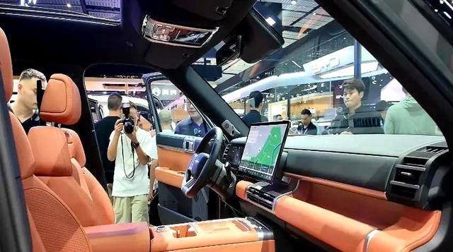 方程豹携2025年全新车型登场,科技与个性化定制,引领汽车新风潮-有驾