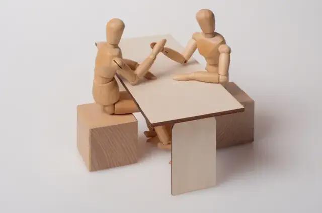 2025年中报巨亏4000余万!老娘舅北交所上市或再成“南柯一梦”?__2025年中报巨亏4000余万!老娘舅北交所上市或再成“南柯一梦”?