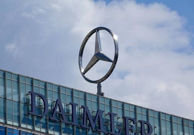 喊着要做“全能选手”，奔驰在华却卡在创新瓶颈里-有驾