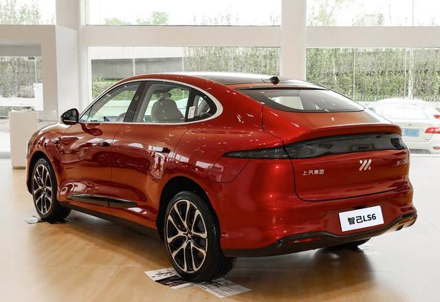全新智己LS6定义为中大型电动SUV,融合智慧体验与奢华舒适空间-有驾