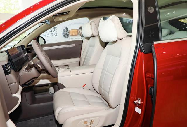 全新智己LS6定义为中大型电动SUV，融合智慧体验与奢华舒适空间-有驾