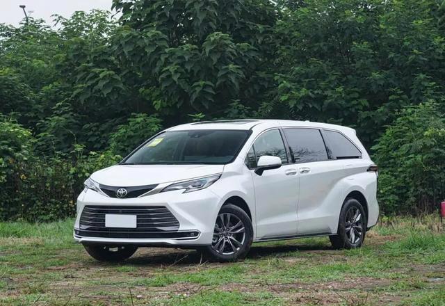 丰田7座车火爆热销,22万含9雷达,2。5引擎油耗5。77L,双叉臂公-有驾