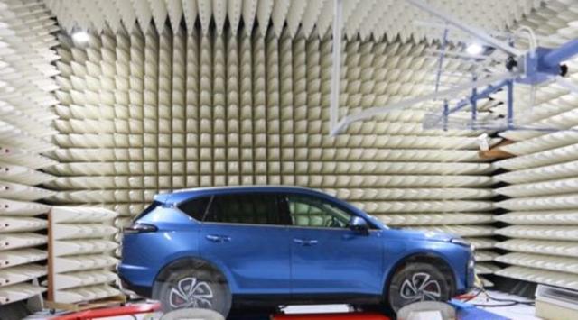 看完全新ES8动态体验符合预期还有意料之外的惊喜,软硬实力全面升级,智驾版本实现反超展现蔚来不断追求卓越的决心-有驾