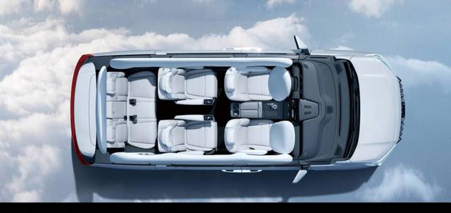 手里有30万元预算想买大空间SUV还是花35万追求豪华感?探险者更实用,XT6更舒适和静音,各有千秋看你偏重哪一方面-有驾