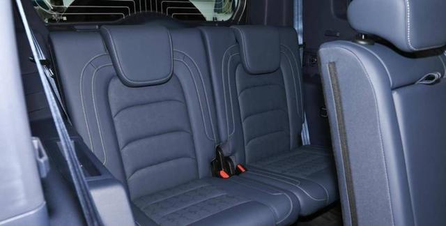 手里有30万元预算想买大空间SUV还是花35万追求豪华感?探险者更实用,XT6更舒适和静音,各有千秋看你偏重哪一方面-有驾