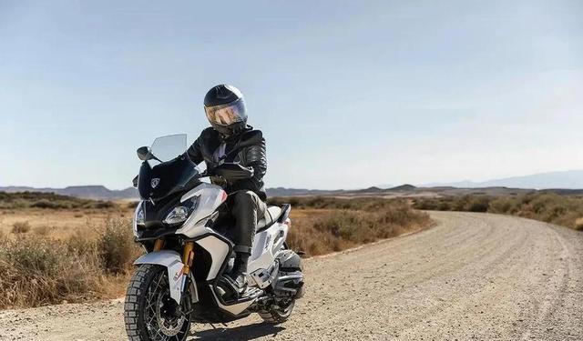 升仕三阳低价混战，标致 XP400 逆势涨500元，独特设计 + 硬核性能值不值？-有驾