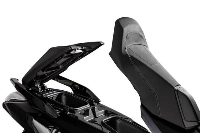 升仕三阳低价混战，标致 XP400 逆势涨500元，独特设计 + 硬核性能值不值？-有驾