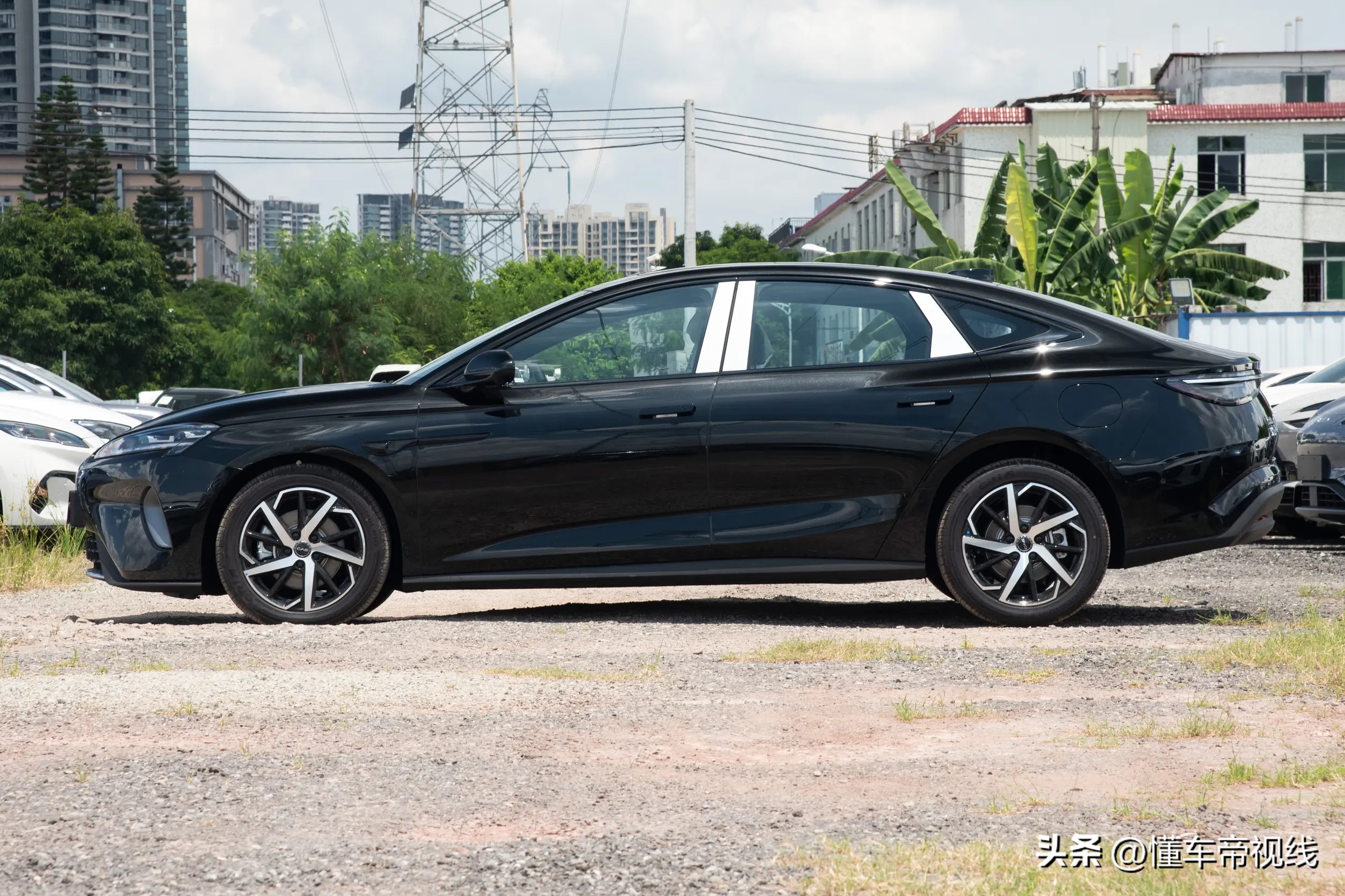 比亚迪海豹上市时间__比亚迪海豹新能源汽车