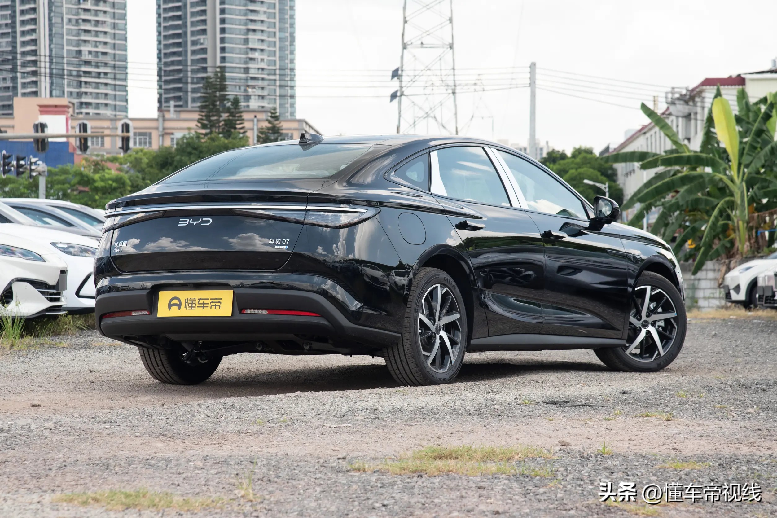 _比亚迪海豹新能源汽车_比亚迪海豹上市时间