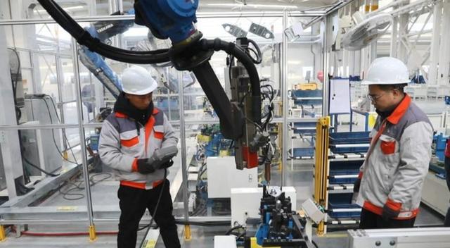 扬州锐骋车业有限公司成立注册资本1000万人民币，涉足汽车零部件制造新能源汽车销售等多个领域，展示汽车产业深度布局和多元化发展趋势-有驾