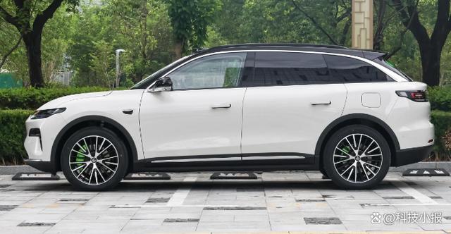 15万级高品质混动SUV大PK,全新深蓝S07海狮06零跑C11,该怎么选?-有驾