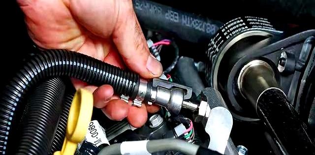 车没劲抖动？喷油嘴堵塞大揭秘：拆洗免拆洗选哪个？-有驾