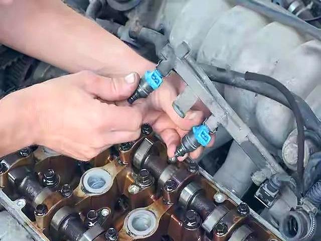 车没劲抖动？喷油嘴堵塞大揭秘：拆洗免拆洗选哪个？-有驾