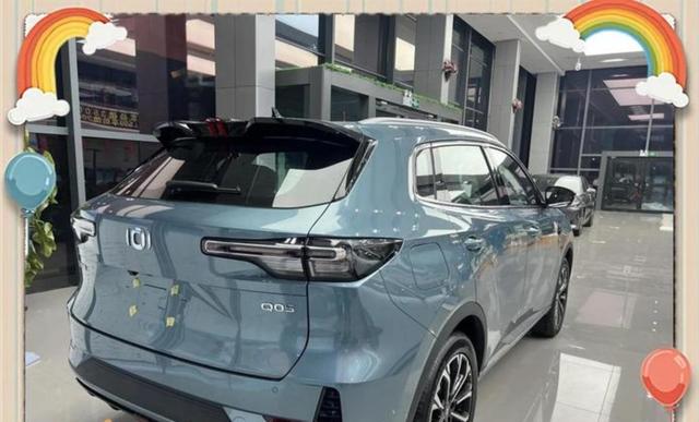 长安启源全新Q05正式亮相，搭载高效混动系统和智能交互技术，瞄准年轻家庭市场有望成为紧凑级新能源SUV新标杆-有驾