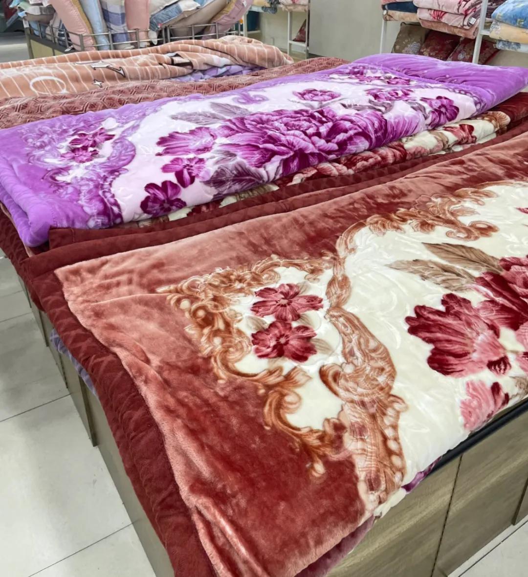 _有一种痛苦叫“拉舍尔毛毯”,火了几十年,终究还是被淘汰了_有一种痛苦叫“拉舍尔毛毯”,火了几十年,终究还是被淘汰了