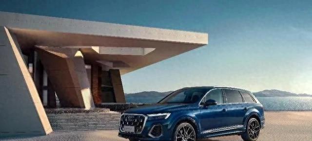 奥迪Q7科技有温度，空间灵活，灯光细致-有驾