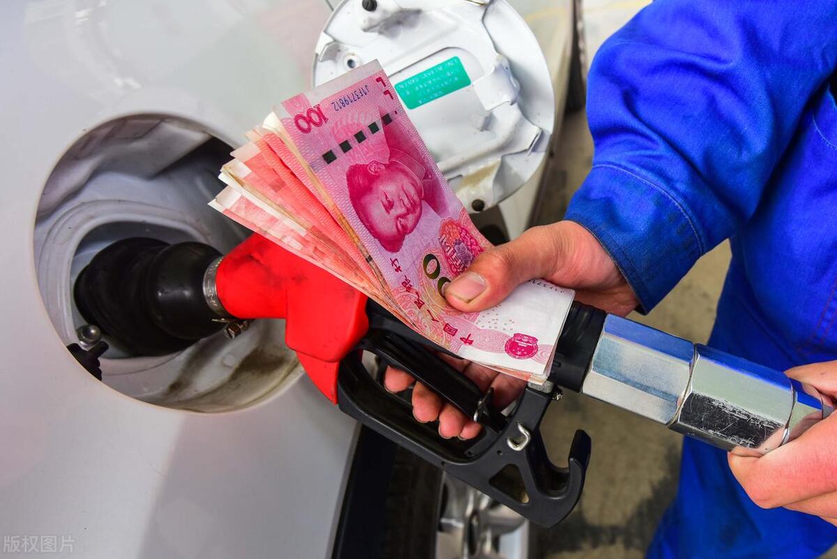 燃油车都快被淘汰了，车企为何还在生产手动挡？老司机告诉你原因_燃油车都快被淘汰了，车企为何还在生产手动挡？老司机告诉你原因_