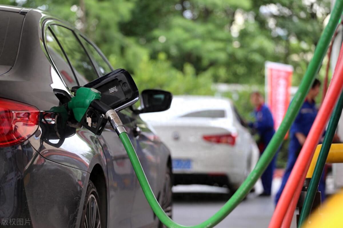 _买燃油车都有哪些费用_卖燃油车