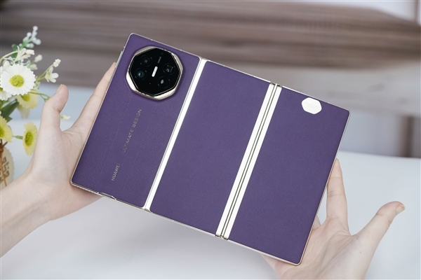 华为Mate XTs非凡大师维修备件价格公布：屏幕4999元 主板7499元起