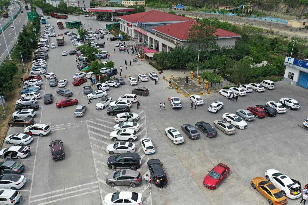 _高速停车休息的地方叫什么_高速路停车