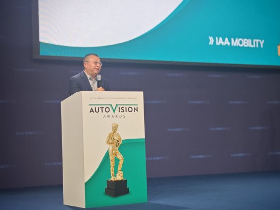 微博荣获“远见者奖杯”,汽车传播领域的影响力波及全球