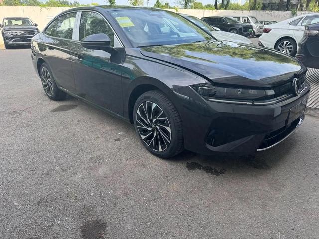 菱形纹理运动座椅提供了良好的支撑性和舒适性-有驾