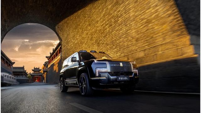 仰望U8L鼎世版上市，全铝车架，六座布局，安全配置升级-有驾