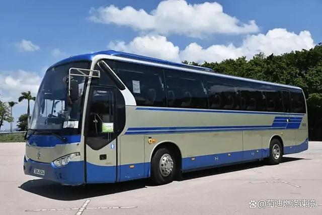 临海到泰兴客车大巴：老旧小区直达站点，老人出行少跑腿-有驾