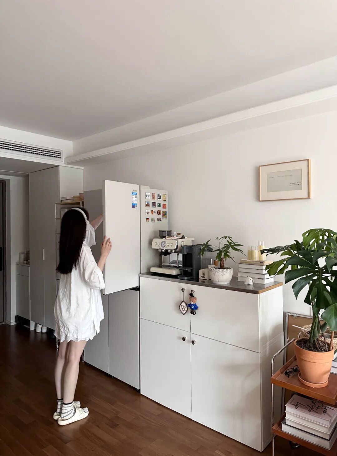 冰箱厨房橱柜的装饰效果图_冰箱厨房位置摆放图_