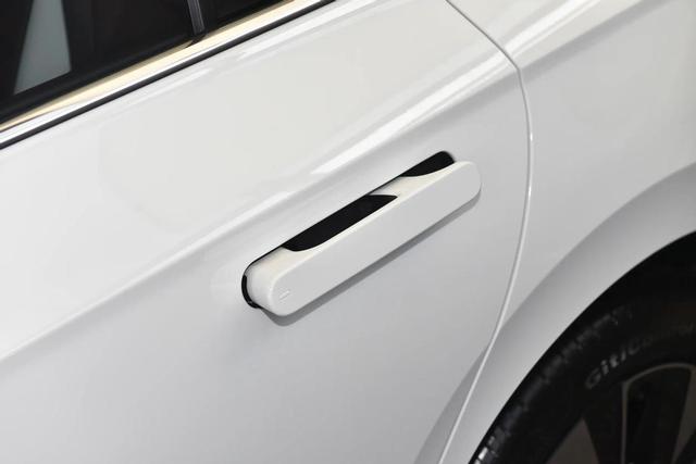 让你仿佛置身于豪华座舱之中-有驾