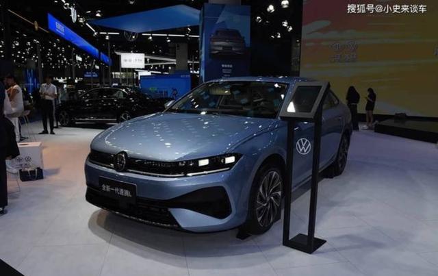 全新迈腾在成都车展闪耀登场,德系智驾重塑B级新标杆,兼顾年轻化设计与豪华质感,全面提升动力油耗表现成为全方位的优质选择-有驾