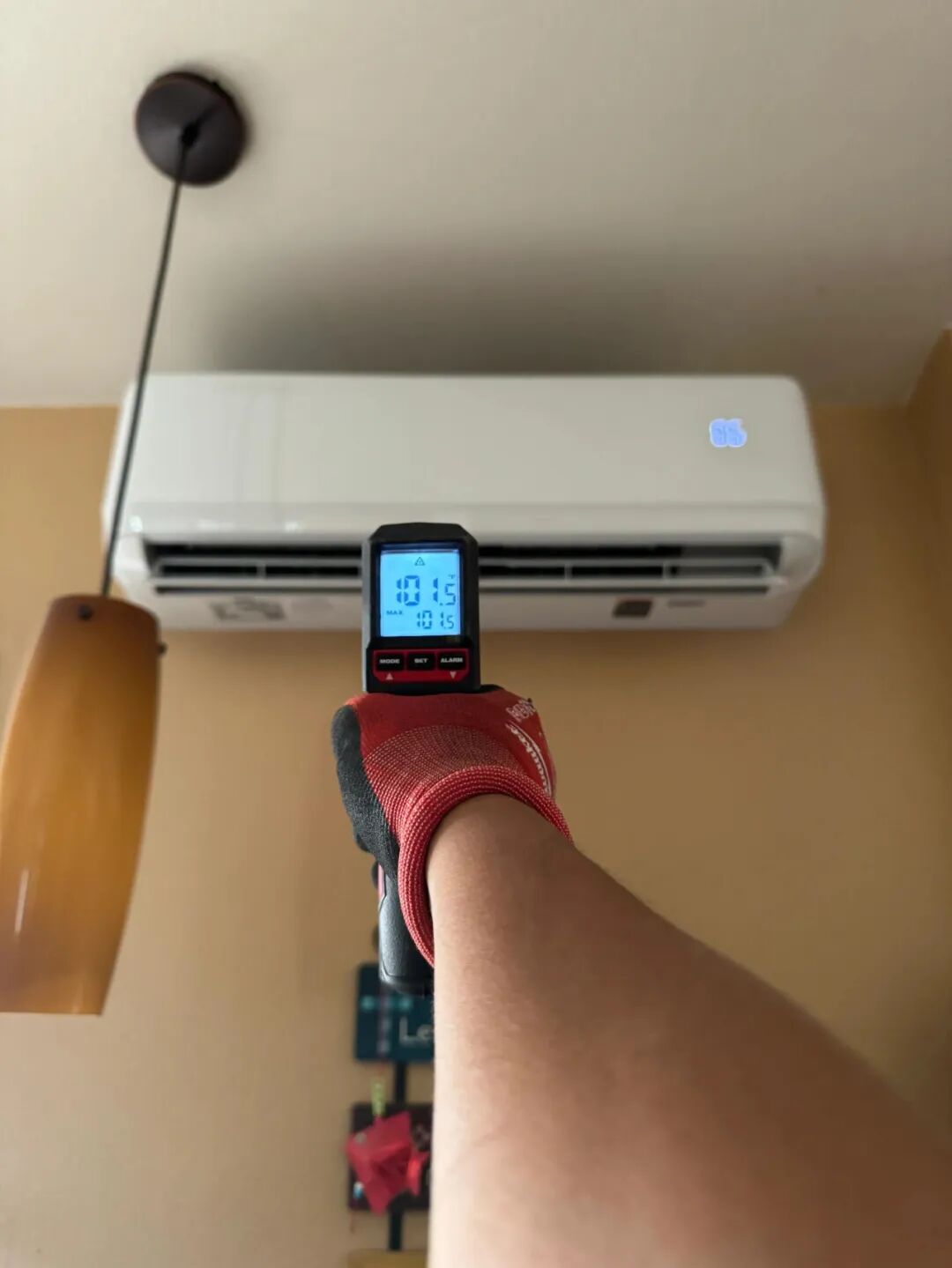 客厅空调挂机怎么装饰__客厅安挂式空调怎么安好看