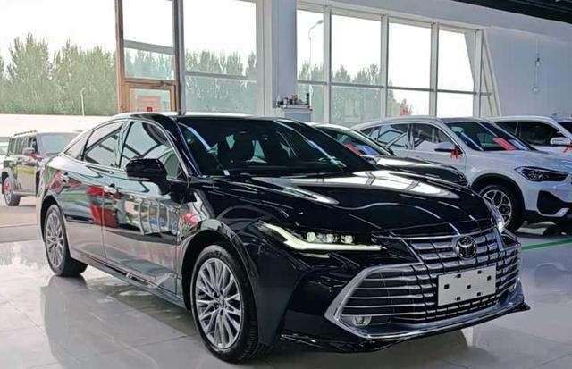 丰田直降至13.88万,近5米车配10气囊,月销11364辆-有驾