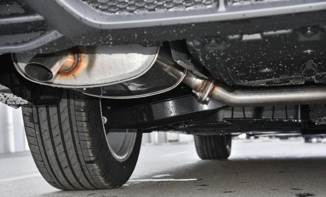 丰田直降至13.88万,近5米车配10气囊,月销11364辆-有驾