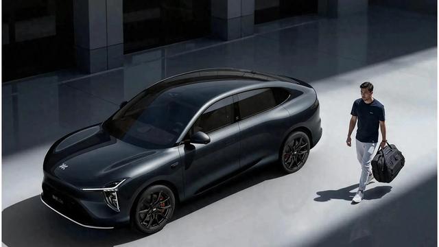 智己LS6续航突破，智能升级，价格亲民-有驾