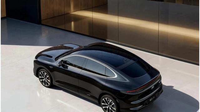 智己LS6续航突破，智能升级，价格亲民-有驾