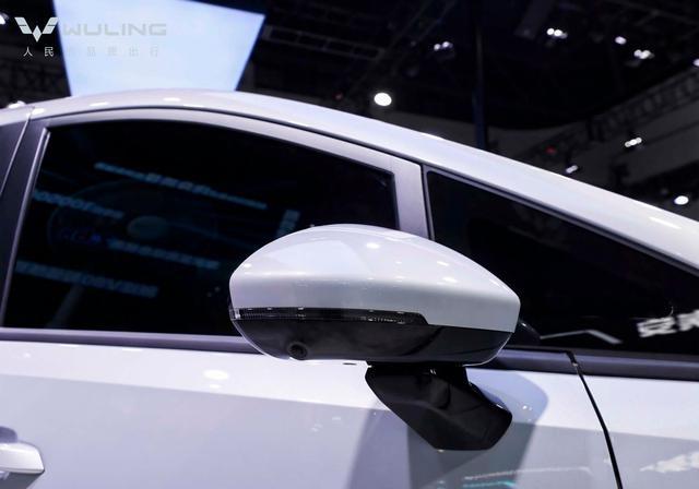 五菱星光730电动侧滑门来袭，售价定多少最能俘获消费者？-有驾