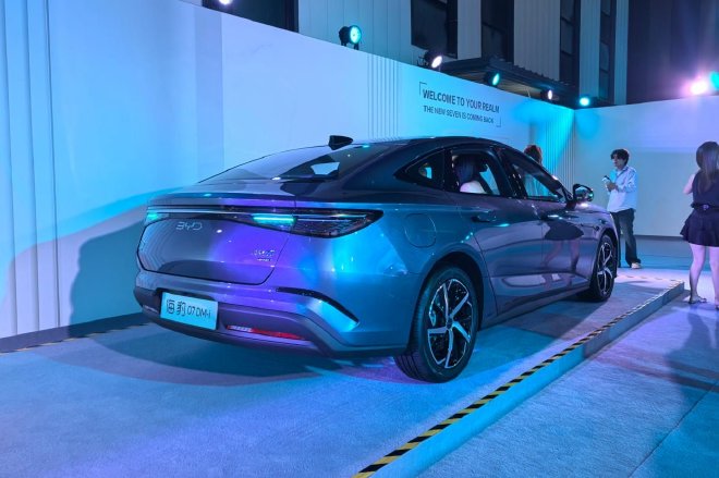 售14.98万元起 比亚迪2026款海豹07DM-i上市