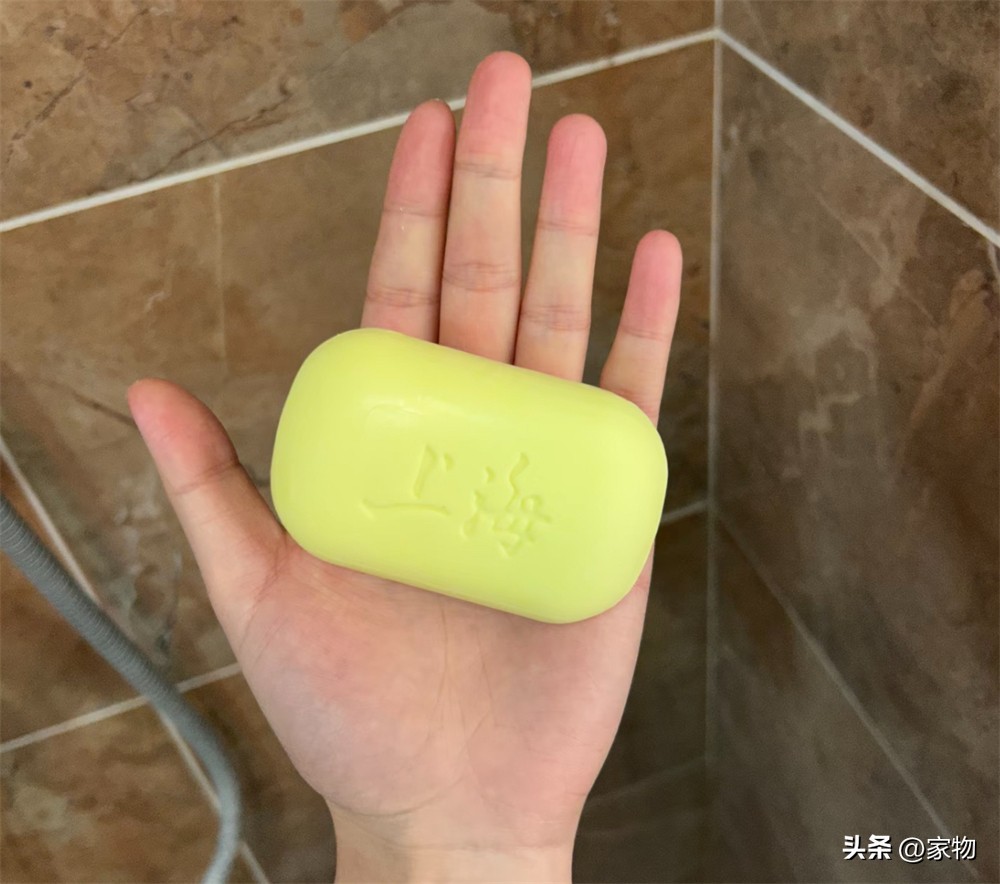 硫磺皂冼头好吗__硫磺皂洗头还用洗发水吗