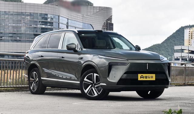 蓝山2025款四驱Ultra:豪华家用SUV领域,它究竟行不行-有驾