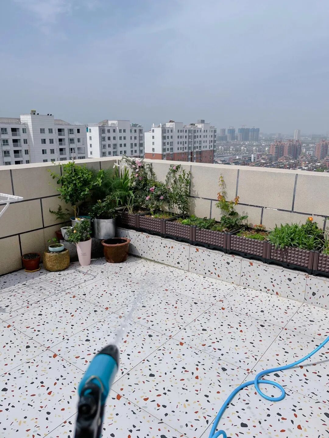 _有一种尴尬叫买了“顶楼露台房”，想象很美好，住起来却一言难尽_有一种尴尬叫买了“顶楼露台房”，想象很美好，住起来却一言难尽