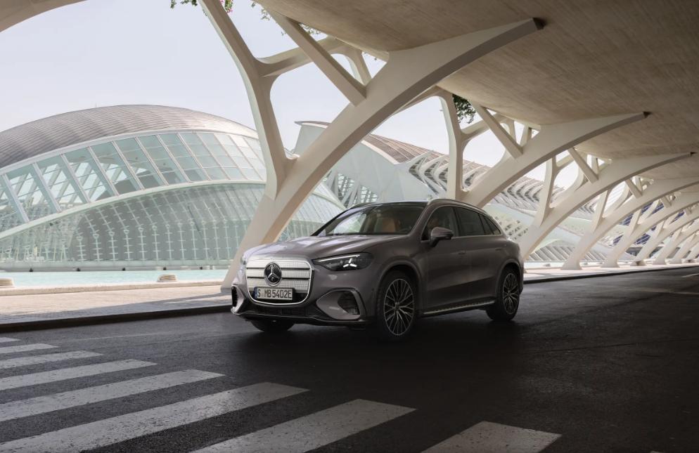 宝马奔驰电车_宝马奔驰奥迪纯电动汽车_