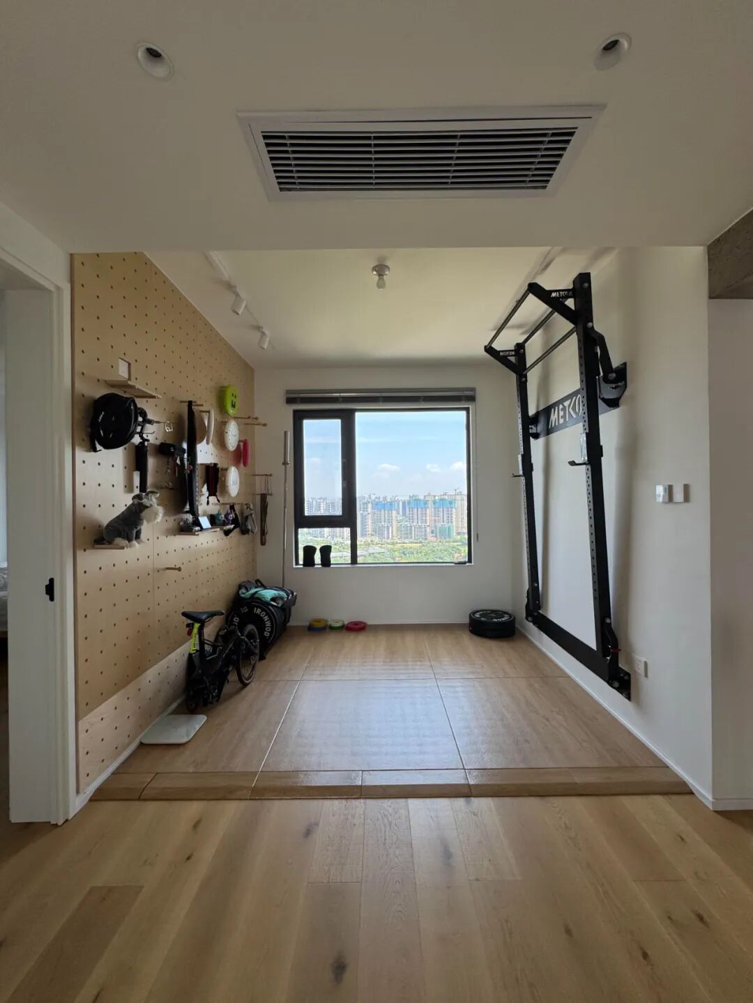 女子毛坯房装修_新地球发现引网友畅想_