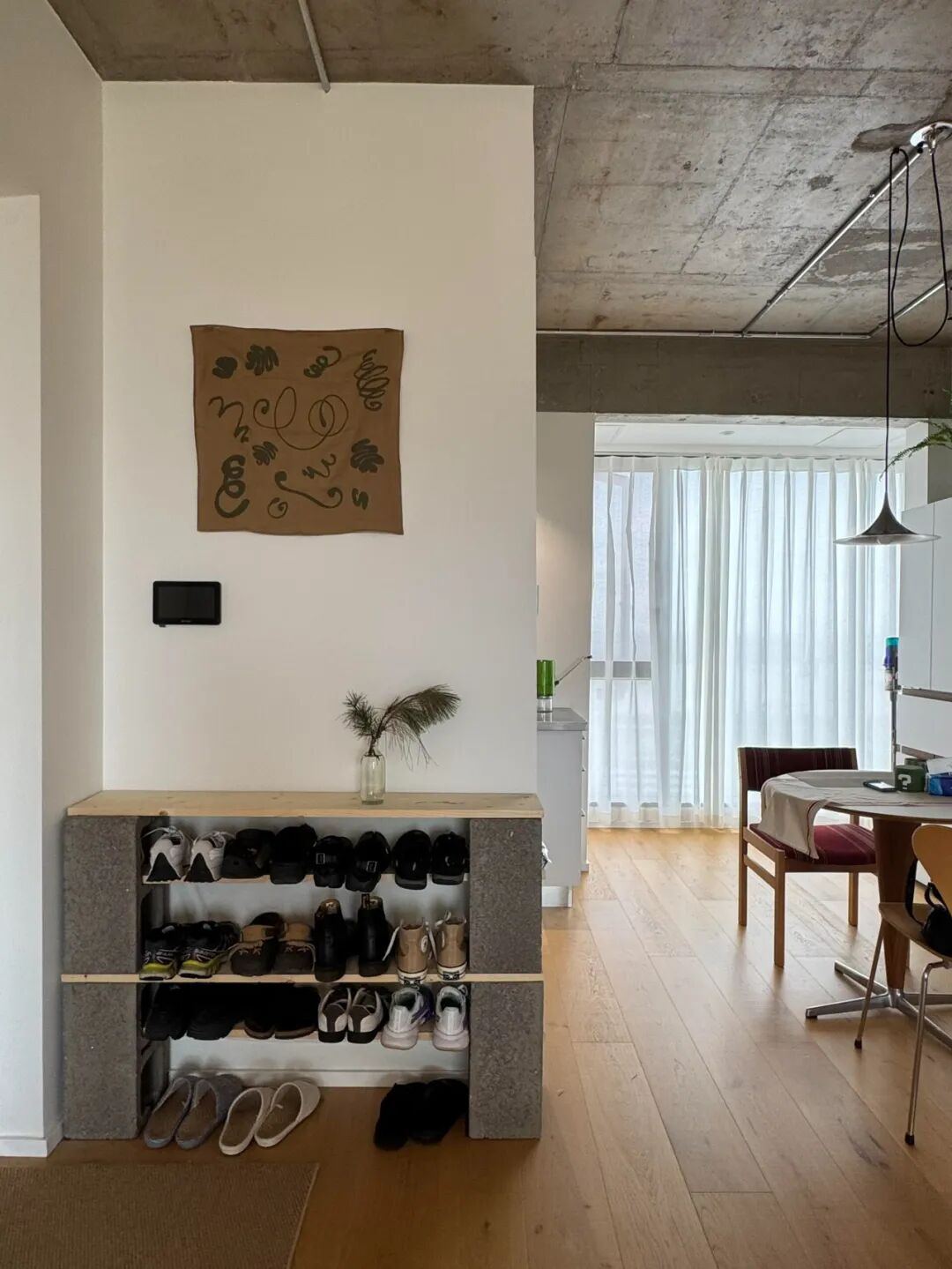 女子毛坯房装修_新地球发现引网友畅想_