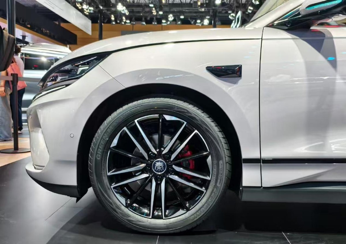 比亚迪新旗舰_比亚迪旗舰车多少钱_