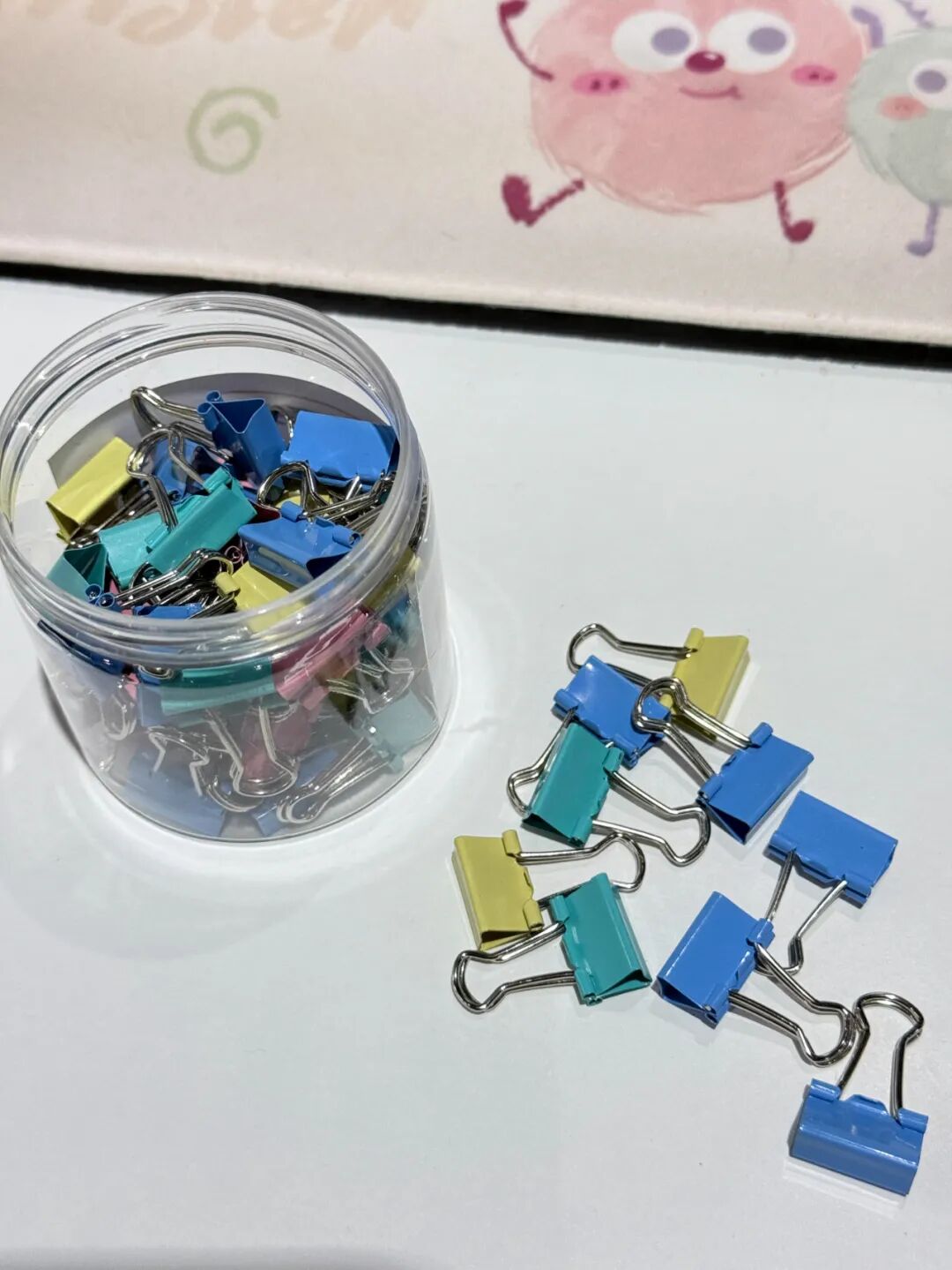 还是年轻人脑洞大！“办公用品”换个方式用，竟比专门买的还好用_还是年轻人脑洞大！“办公用品”换个方式用，竟比专门买的还好用_