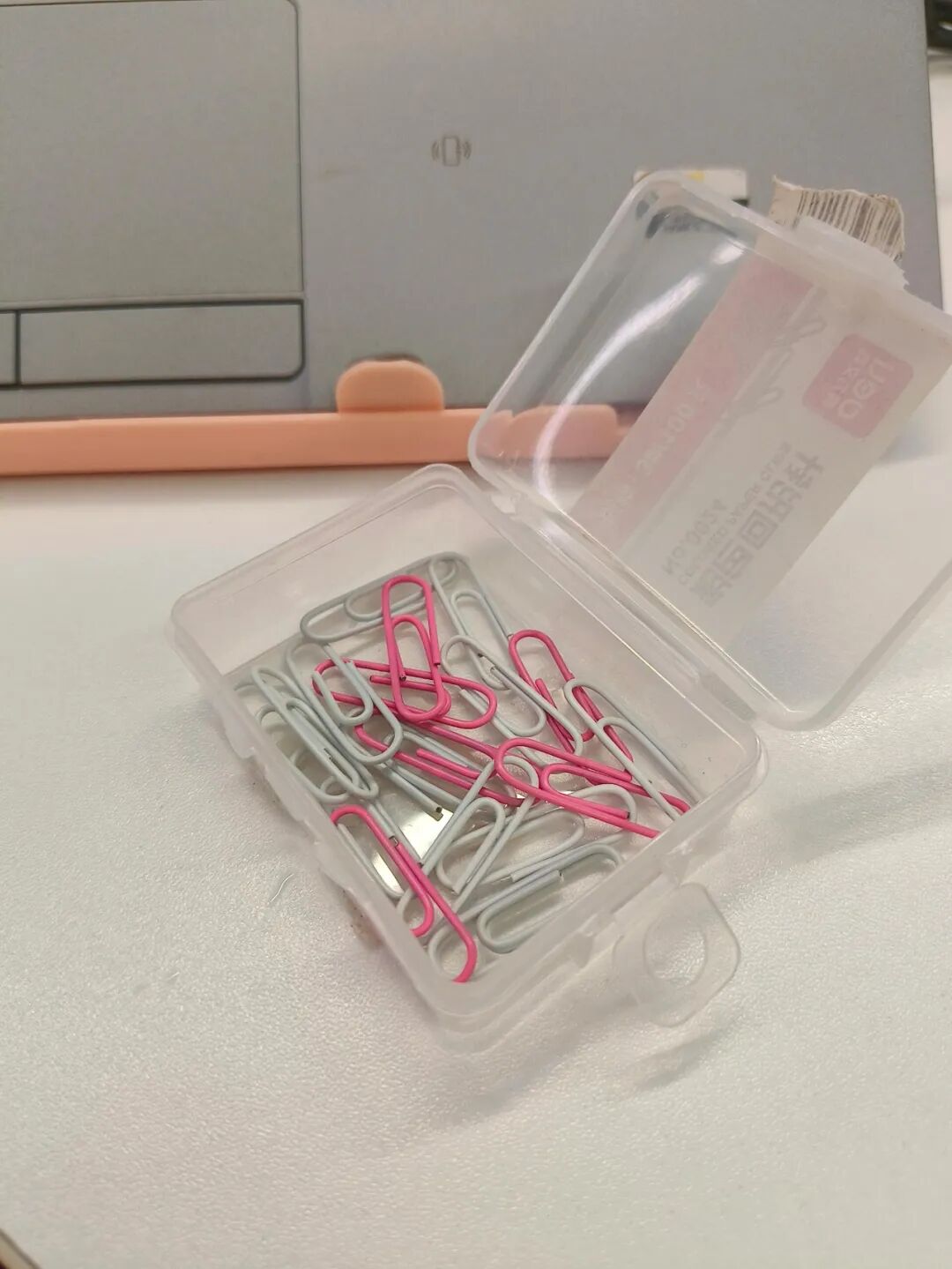 还是年轻人脑洞大！“办公用品”换个方式用，竟比专门买的还好用_还是年轻人脑洞大！“办公用品”换个方式用，竟比专门买的还好用_